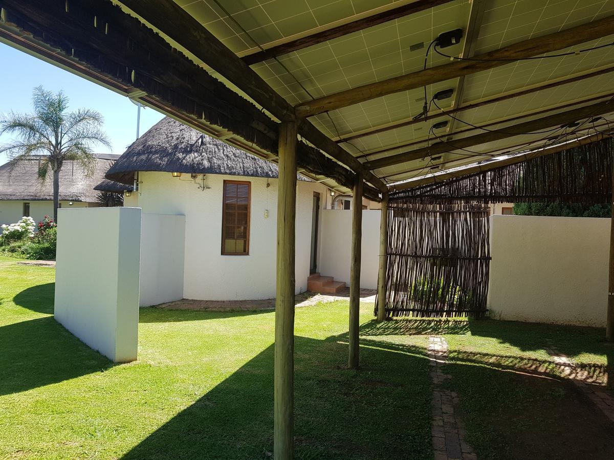12 On Vaal Drive Guesthouse Vanderbijlpark ภายนอก รูปภาพ
