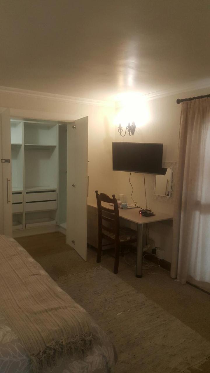 12 On Vaal Drive Guesthouse Vanderbijlpark ภายนอก รูปภาพ